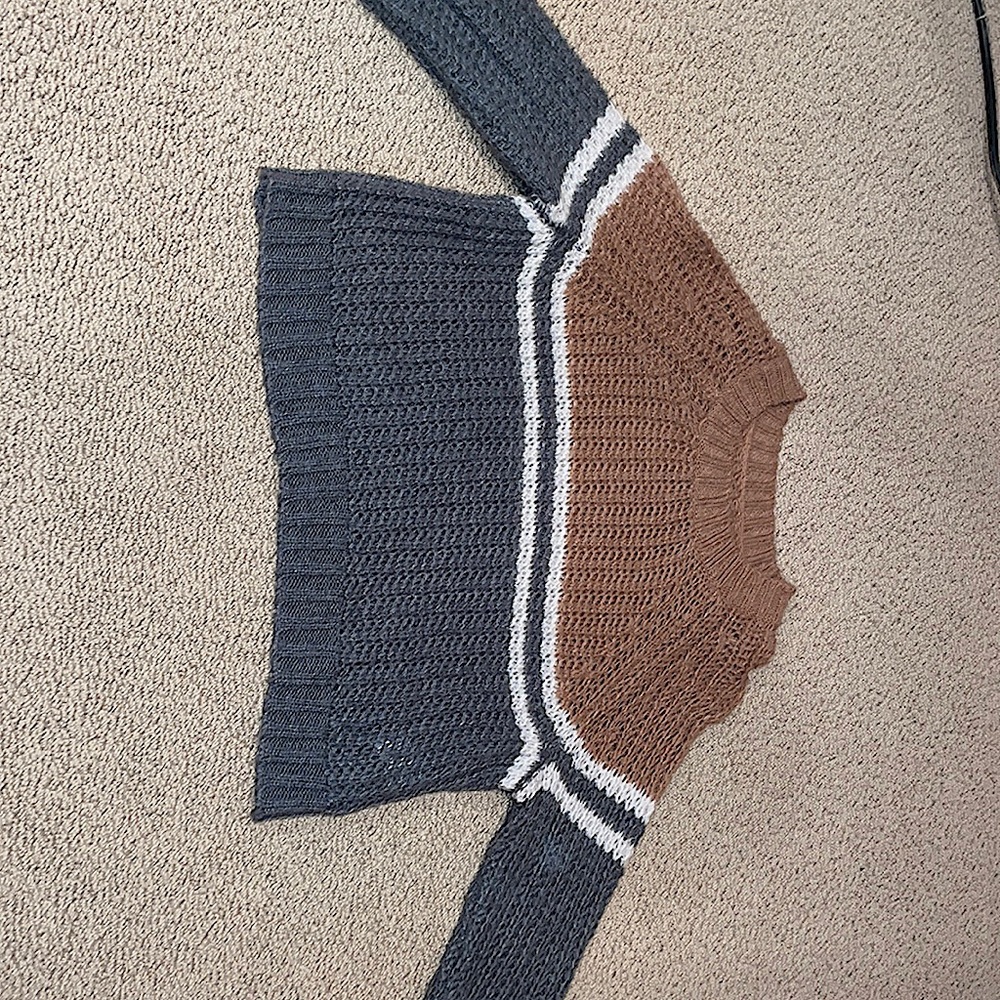 American eagle sweater
